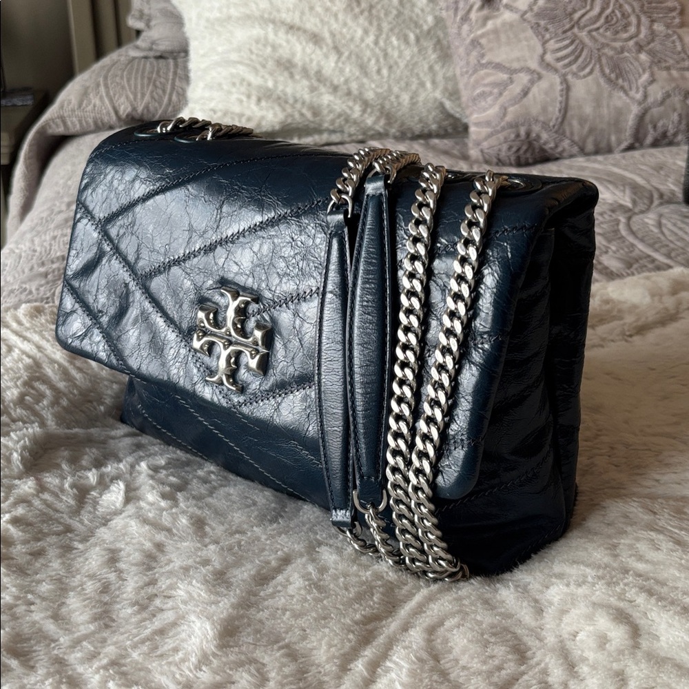 Tory Burch Kira Chevron in Navy Distressed Quilted Leather/Silver Hardware